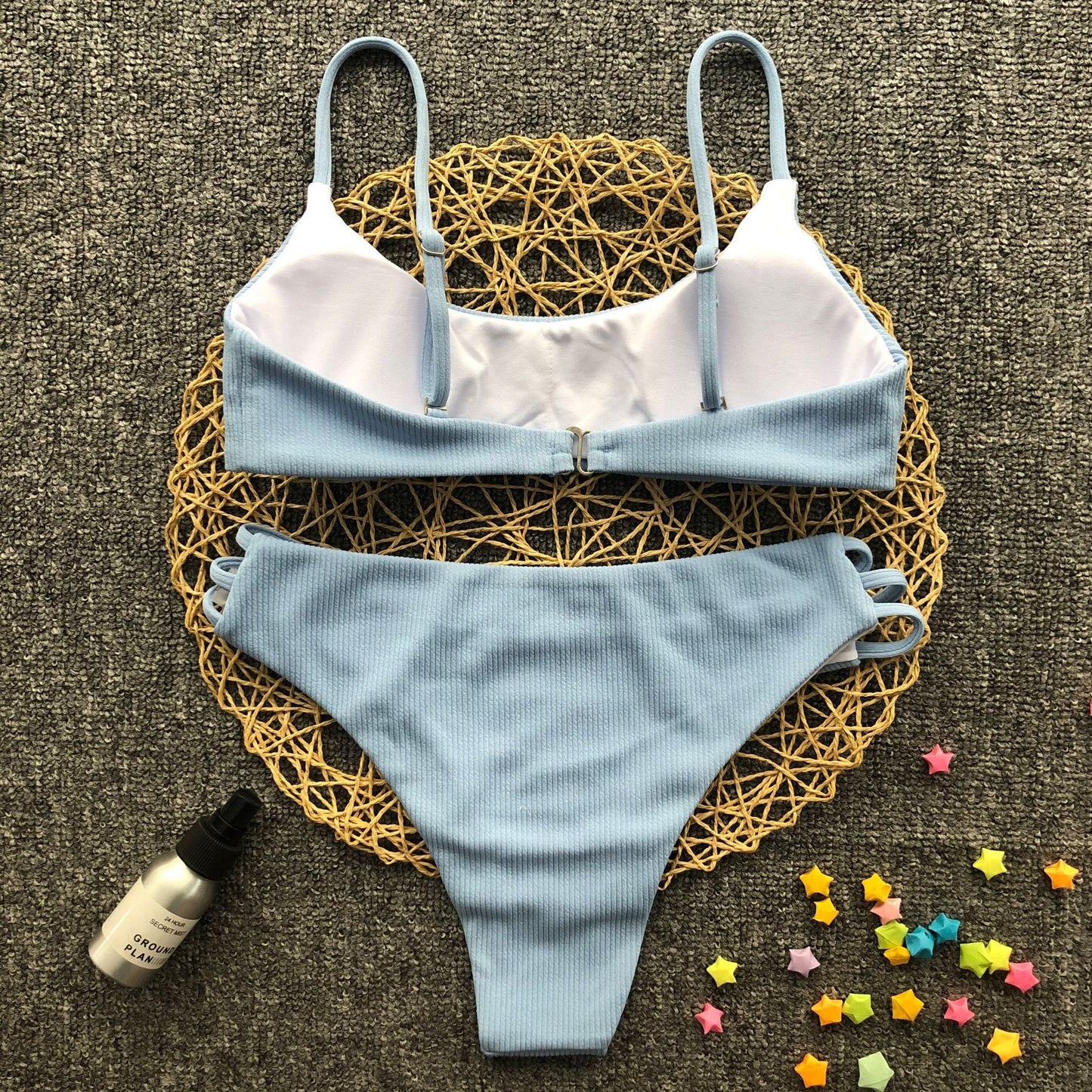 Enfärgad randig bikini