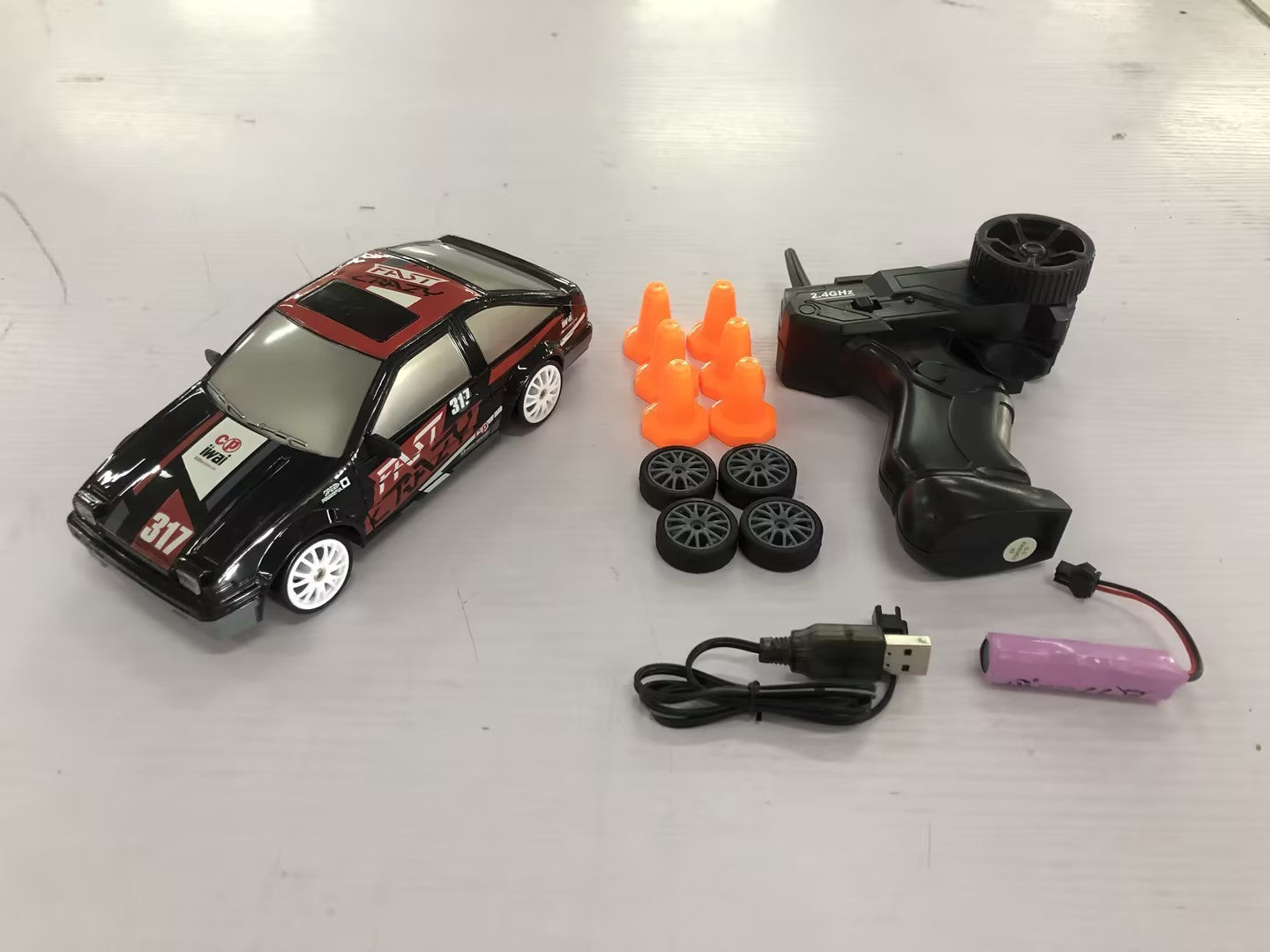 2.4G Drift Rc Bil 4WD RC Drift Billeksak Fjärrkontroll GTR Modell AE86 Fordon Bil RC Racing Billeksak För Barn Julklappar