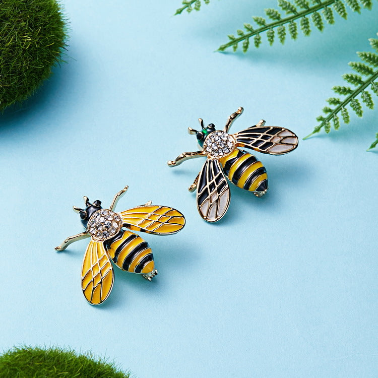 Dripping Insect Brooch - Elegant Accessory
