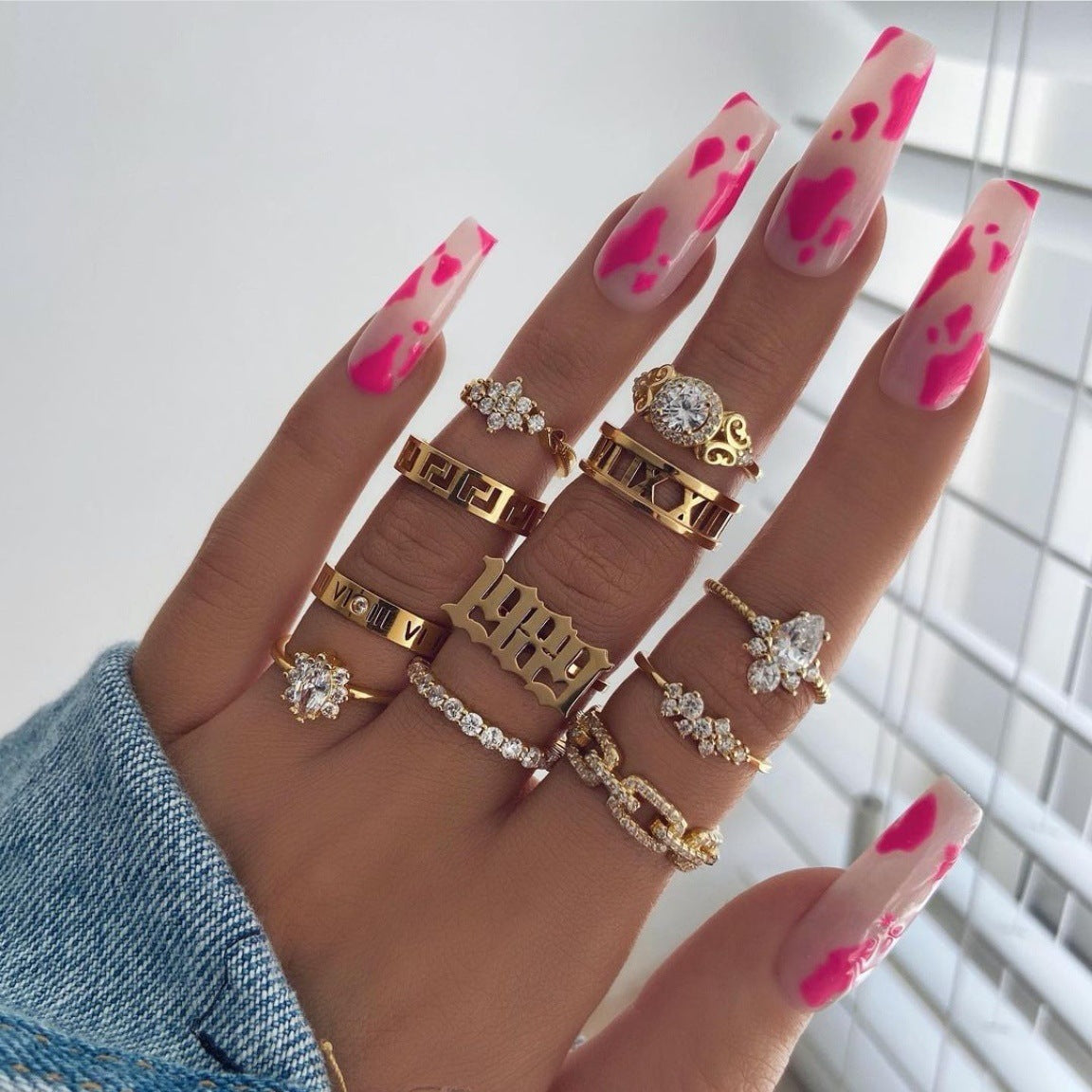 Long Ballet Press-On Nails - European Style Graffiti Design | 24 Pieces W031
