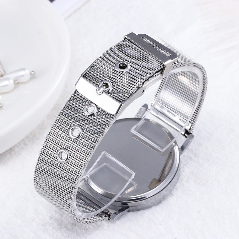 Montre de ceinture en maille d'alliage d'or en forme de coeur pour dames