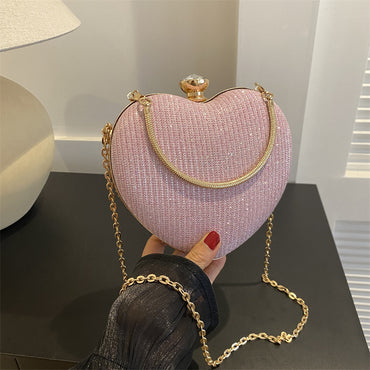 Kvällskuvertväska Damväska Glänsande Handväska Hjärtformad Metallkuvertväska Mode Kedja Axelväska Crossbody Väska Lyxig Damväska Alla hjärtans dag Outfit