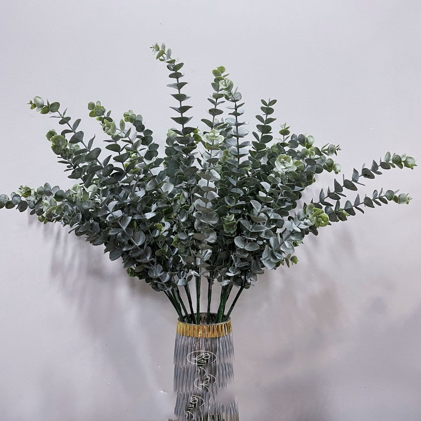 Holiday Entertainment: Green Plants Decoration