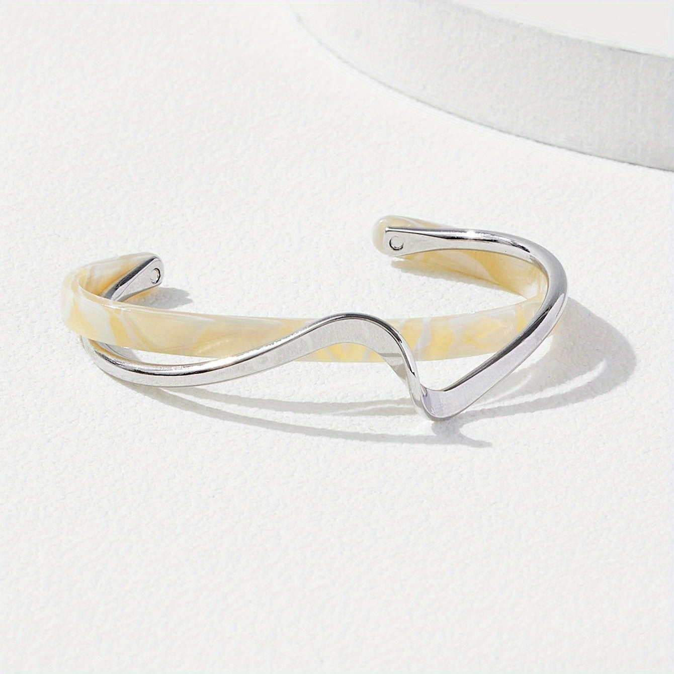 Metall Vit Skaldjursplatta Armband För Kvinnor Öppning Justerbar 2 Lager Design Ljus Lyxiga Kvinnliga Modesmycken Gåvor