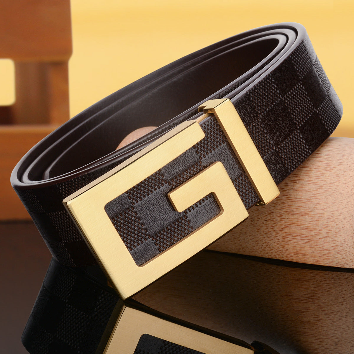 Men's Leather Fashionable Copper Buckle Belt - Metallic Sophistication