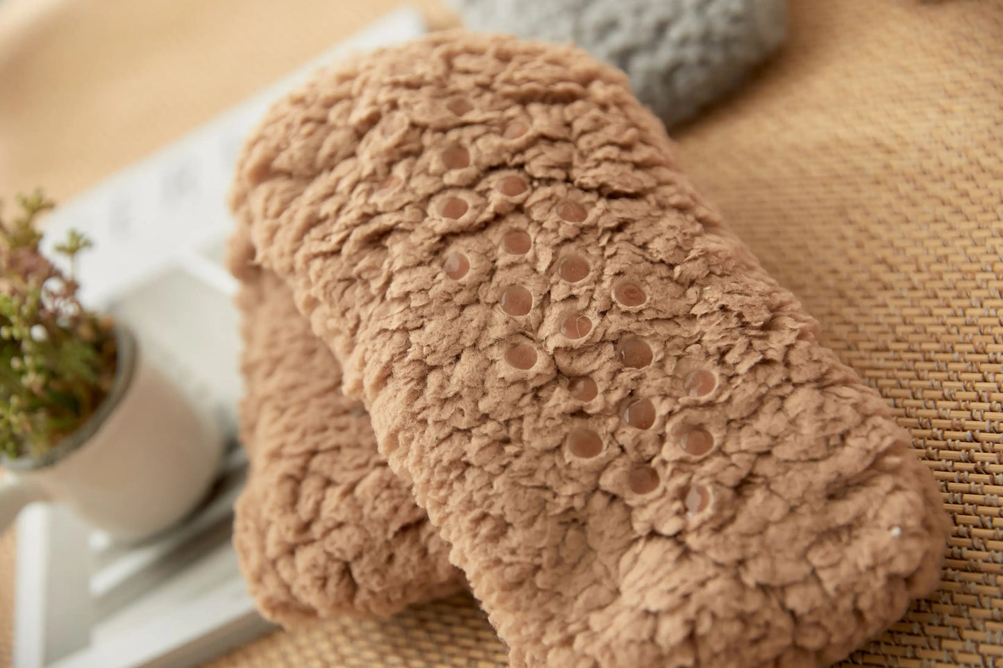 Tecknat golv Vinter Tjock Polyester Fleece Fluffig Mikrofiber Dam Fuzzy Strumpor Rolig Fuzzy Dog Tofflor Strumpor För Kvinnor Söt Fluffig Tjock Varm Vinterstrumpor Mikrofiber Mjuk Hemstrumpor Julklapp