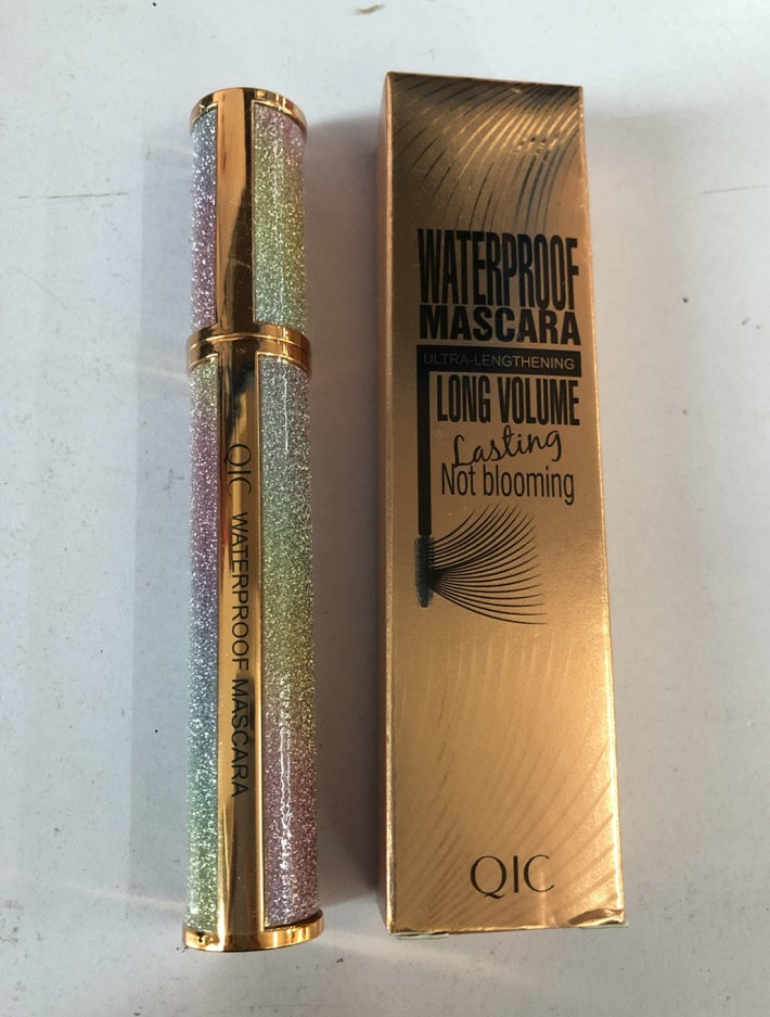 Mascara étoilé