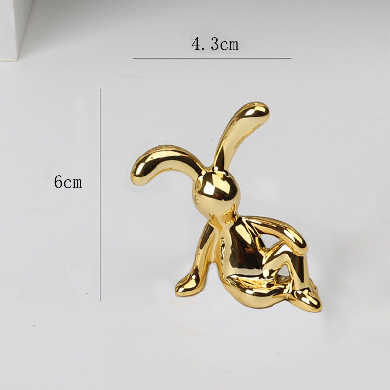 Lapin à longues oreilles assis, dessin animé créatif, ornement, décoration de maison