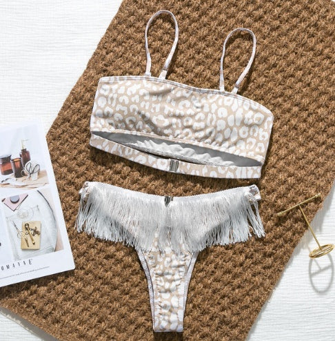 Sexiga kvinnor i bikini