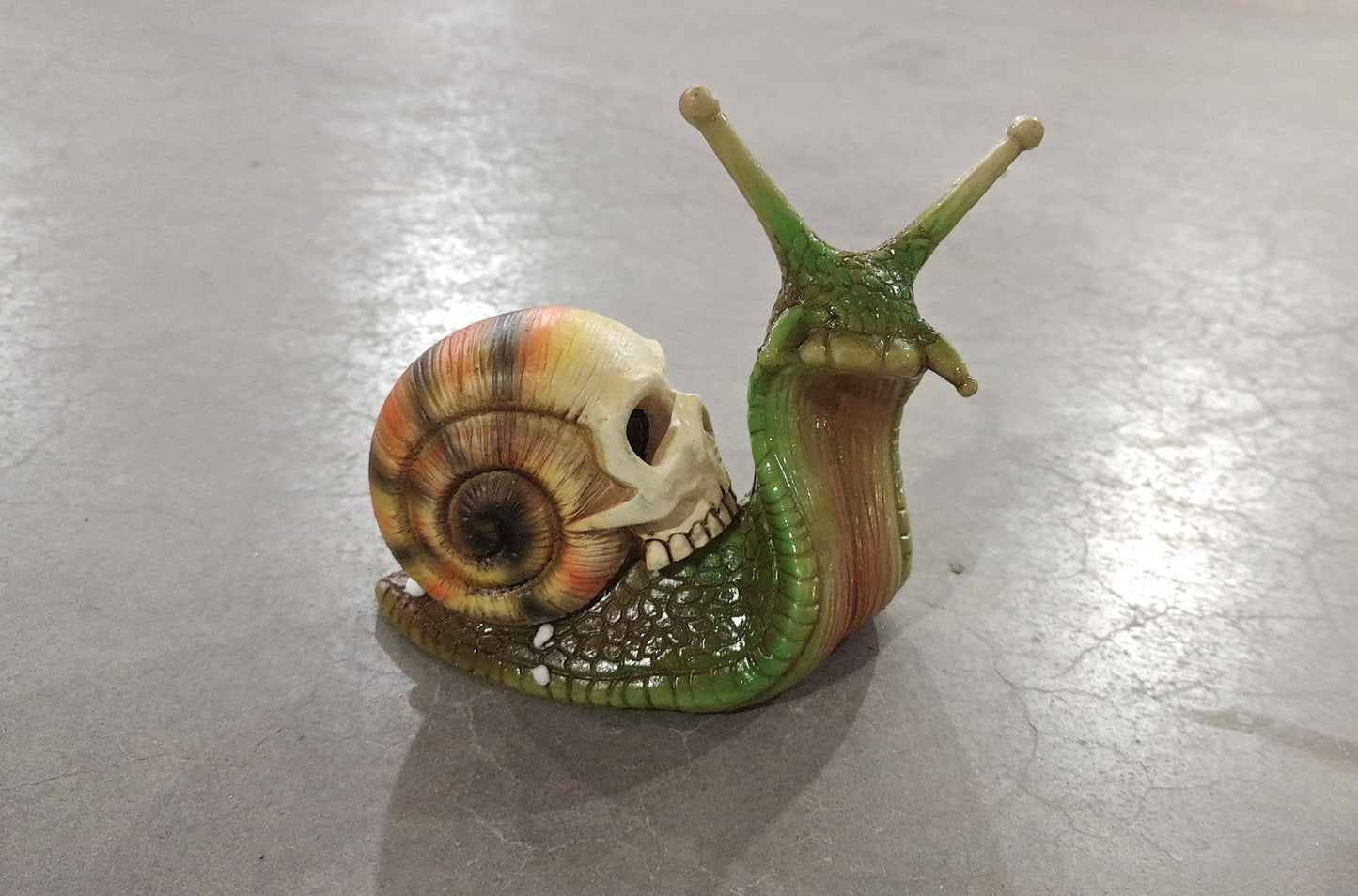 Escargot Crâne Sculpture Gothique Décoration Snigil Statue Patio Snigil Figur Artisanat Ourlet Décoration Tillbehör Kawaii rhum inredning.