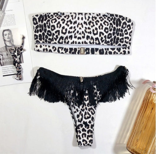 Sexiga kvinnor i bikini