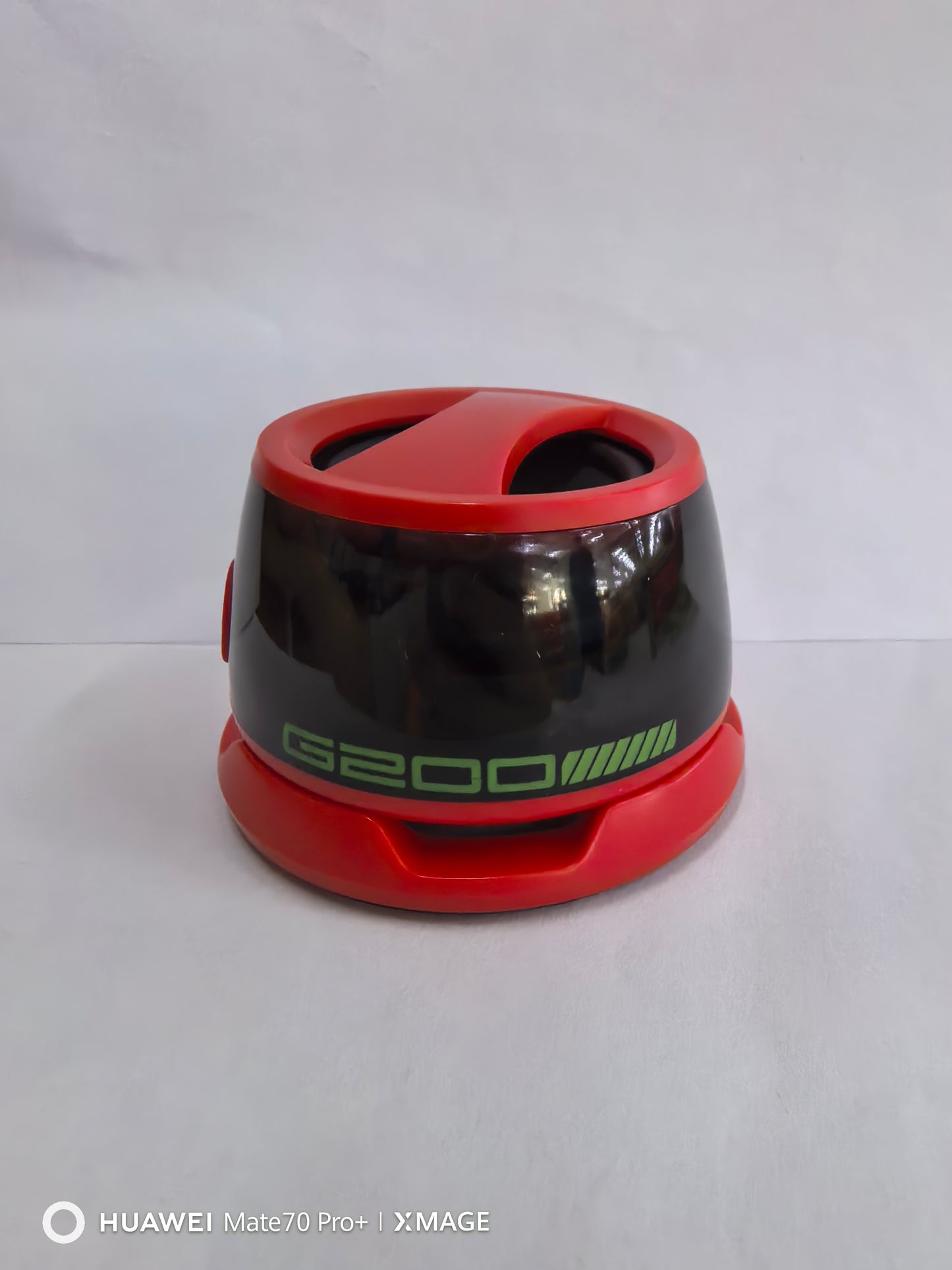 Bärbar Bluetooth-högtalare G200 RGB-belysningshögtalare BT5.3 Mini-ljudlåda 7 timmars uppspelning Magnetisk telefonhållare