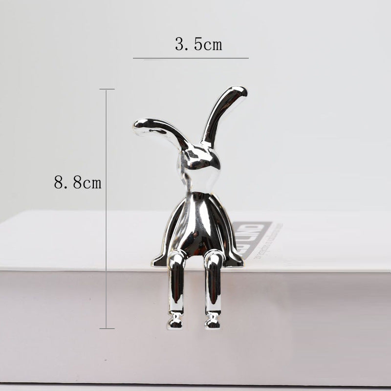 Lapin à longues oreilles assis, dessin animé créatif, ornement, décoration de maison