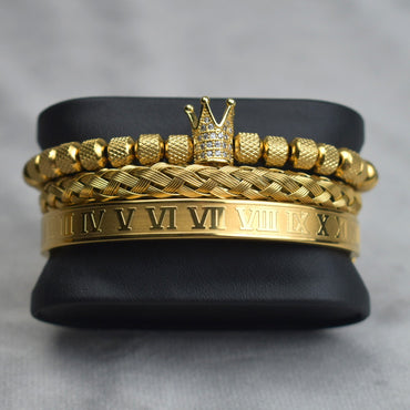 Ananasbollskrona med vridet vävt nät och digitalt armband med diamanter