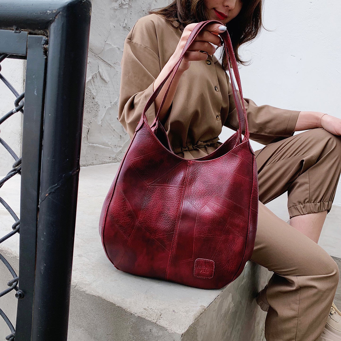 Vintage-Inspired Designer Handbag - Timeless Luxury Shoulder Bag for Women