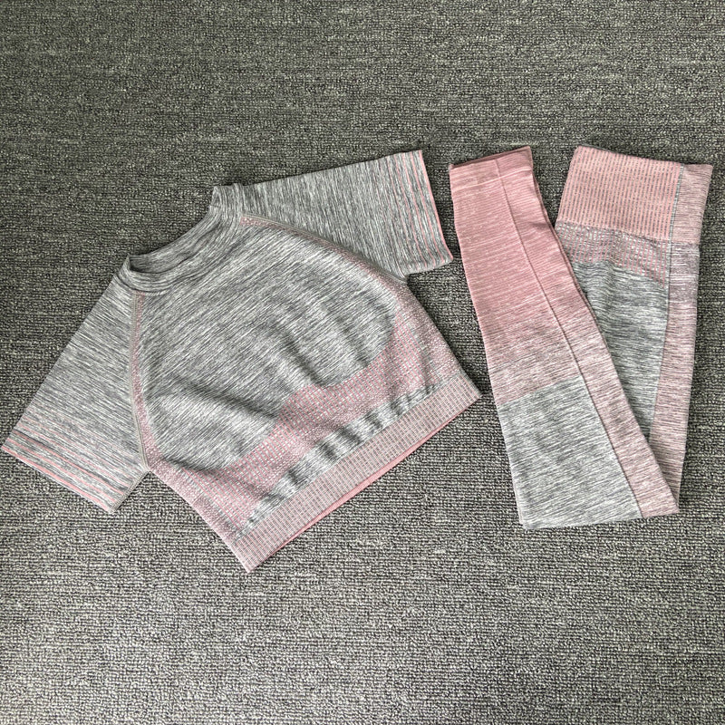 Ensemble de vêtements de yoga sans couture en tricot à manches courtes