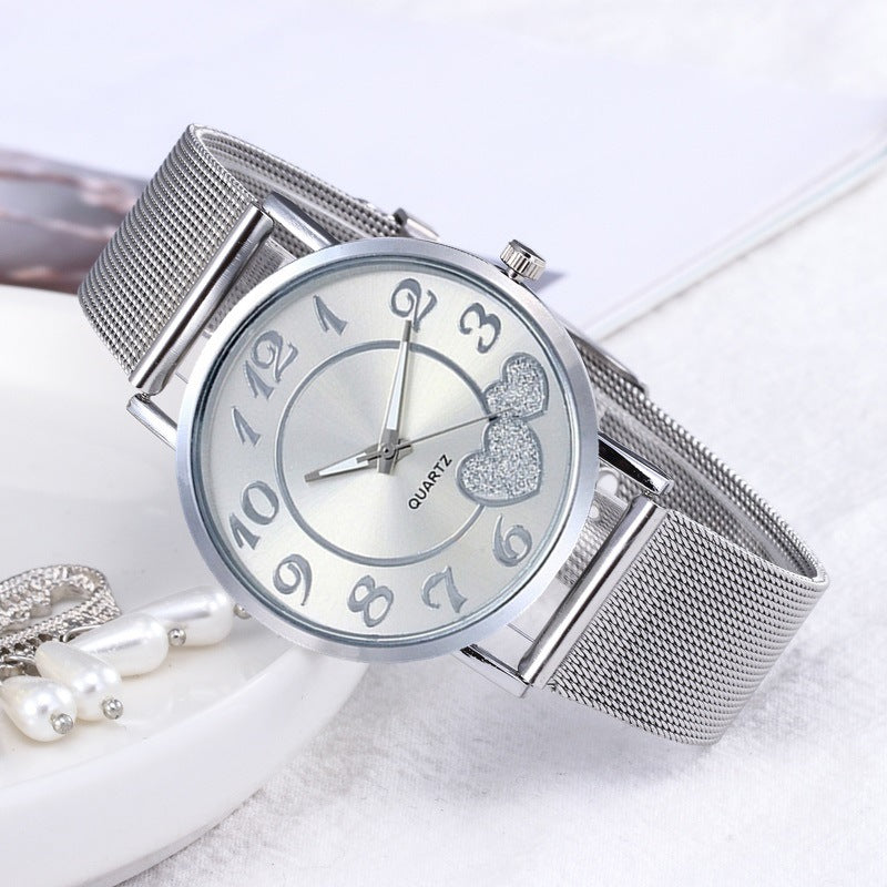 Montre de ceinture en maille d'alliage d'or en forme de coeur pour dames