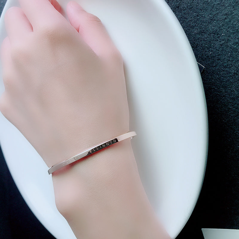 Armband i roséguld med titanstål, damhandsmycken, nät, rött