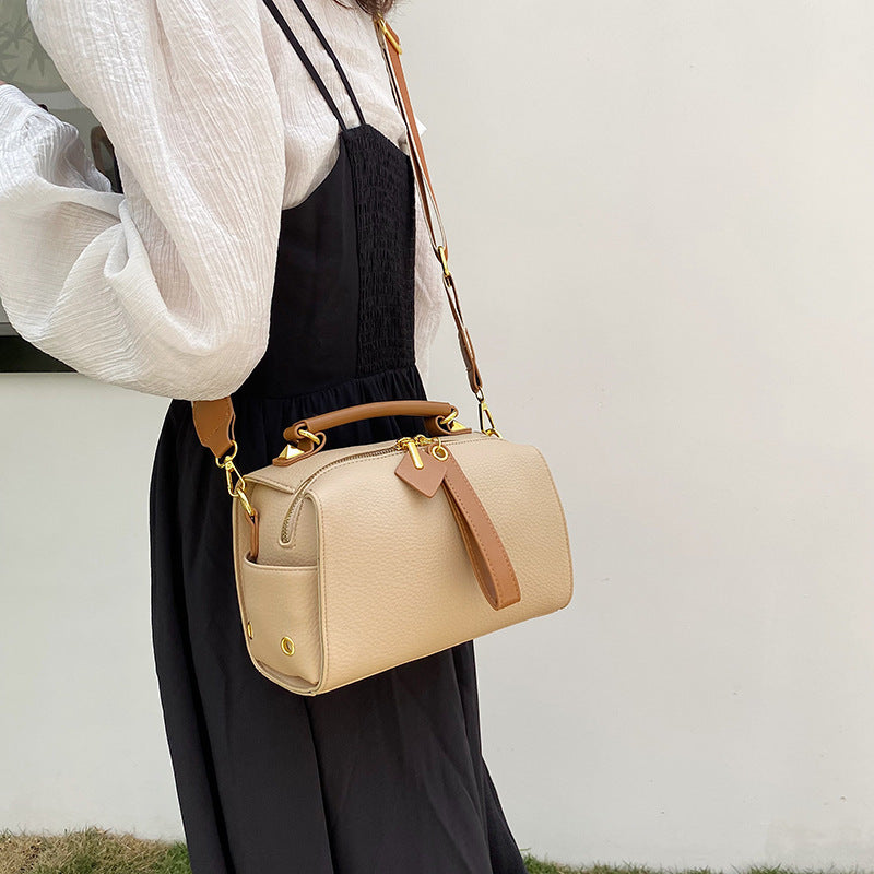 Sommar All-matching Shoulder Messenger Texture Populär Hot-selling produkt Hand Holding Kuddväska