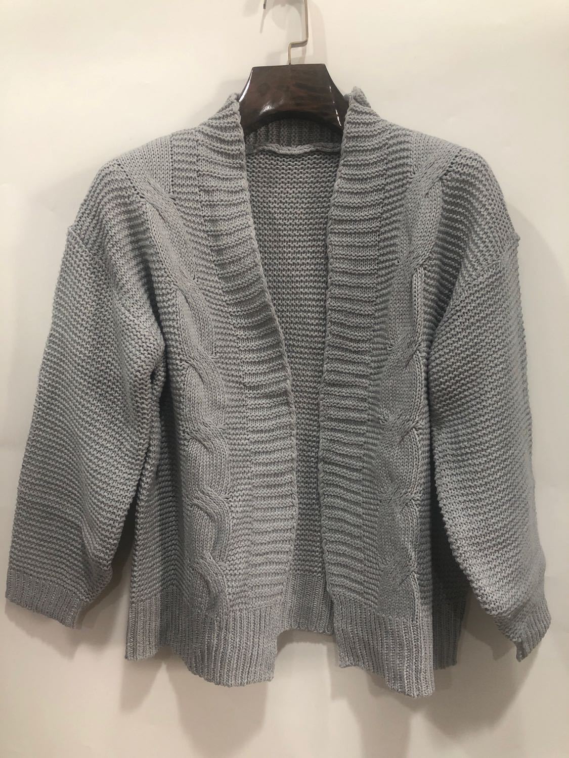 Moderiktig stickad vintertröja i konstmohair för kvinnor - lös och varm