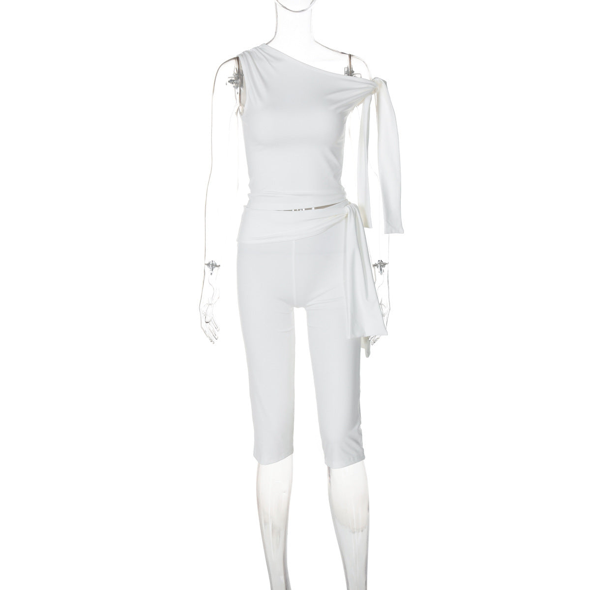 Enaxlad, kallaxlad design, bandage, åtsittande tvådelad kostym