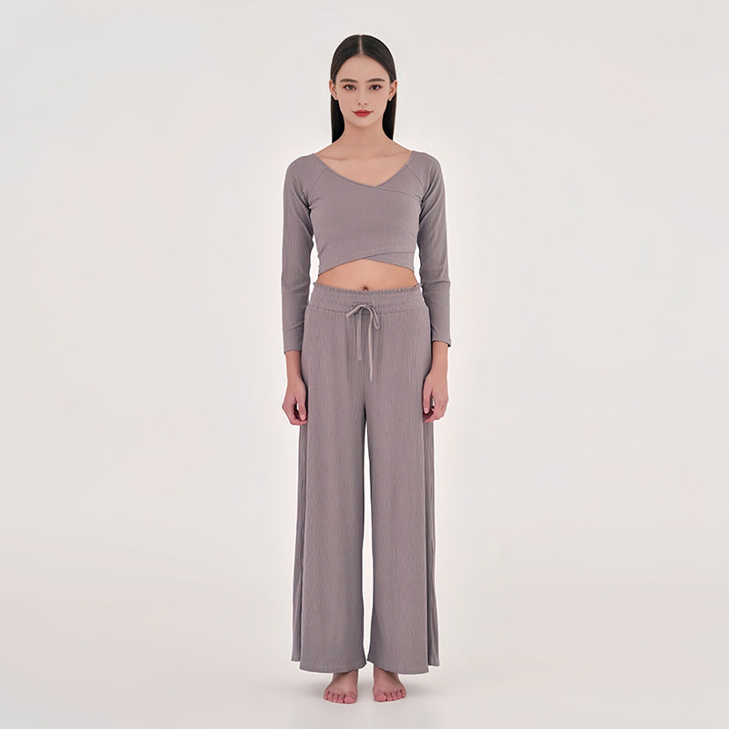 Korsad V-ringad Off-shoulder-topp med baggy byxor och mun-yoga-dräkt