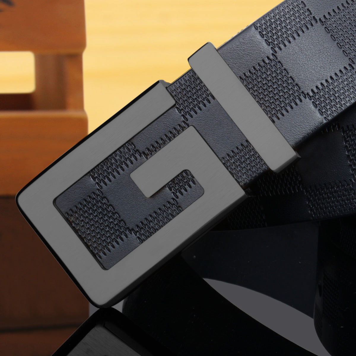 Men's Leather Fashionable Copper Buckle Belt - Metallic Sophistication