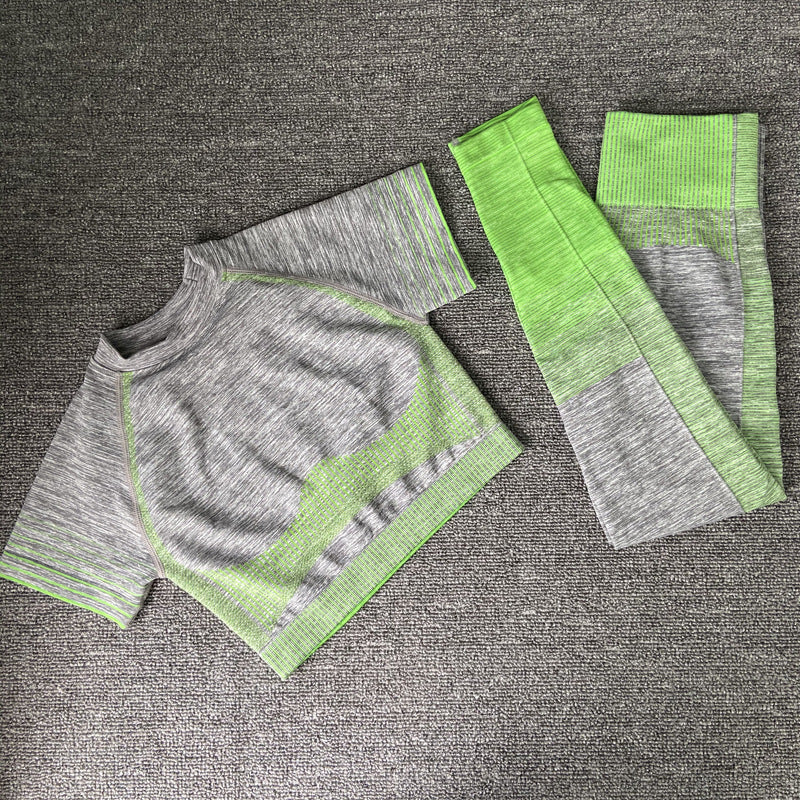 Ensemble de vêtements de yoga sans couture en tricot à manches courtes