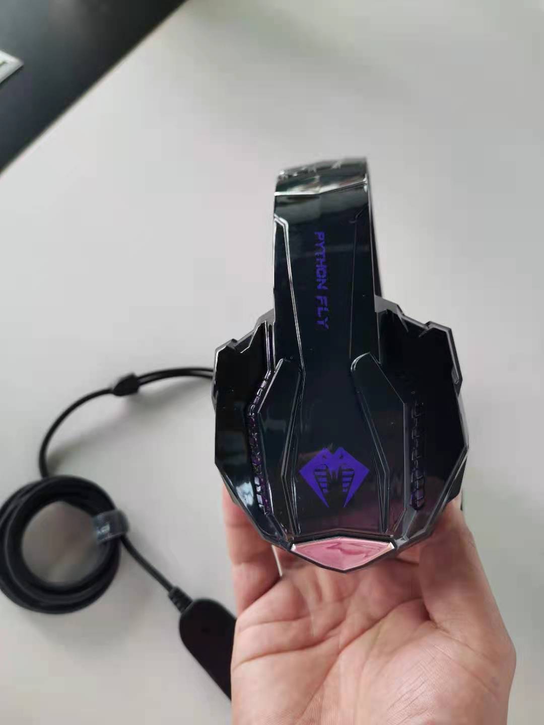 Hörlurar är egentligen trådbundna spelheadset