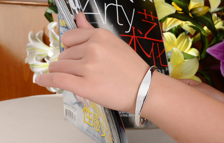 Modernt enkelt glansigt armband i 925 försilvrat för män och kvinnor