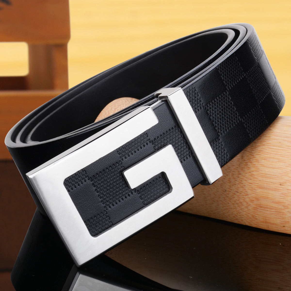 Men's Leather Fashionable Copper Buckle Belt - Metallic Sophistication