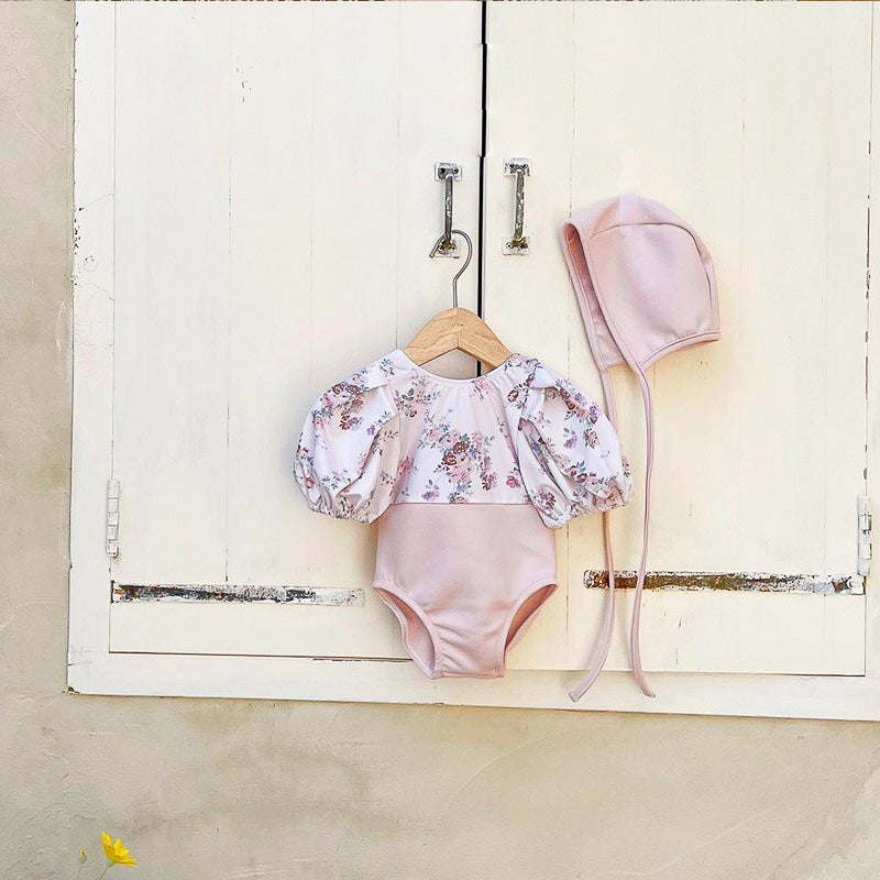 Babybaddräkt Liten blommig enhet med hatt