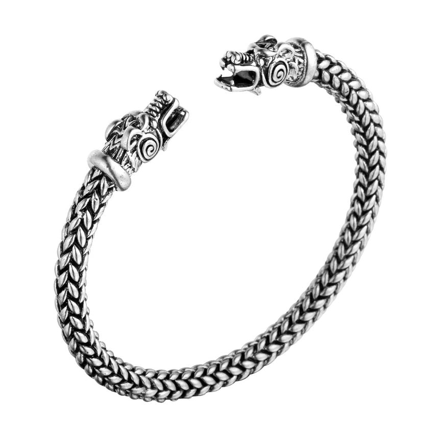 Asgard Crafted Litet Handgjort Rostfritt Stål Grått Varghuvud Torc Armband