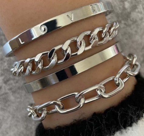 Enkelt och smidigt C-format armbandsset med ihåliga kedjor