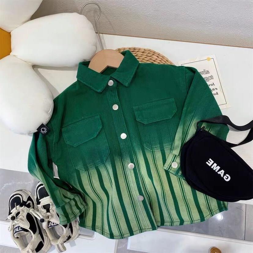 Fashionabla och personliga vårjeansjacka för pojkar
