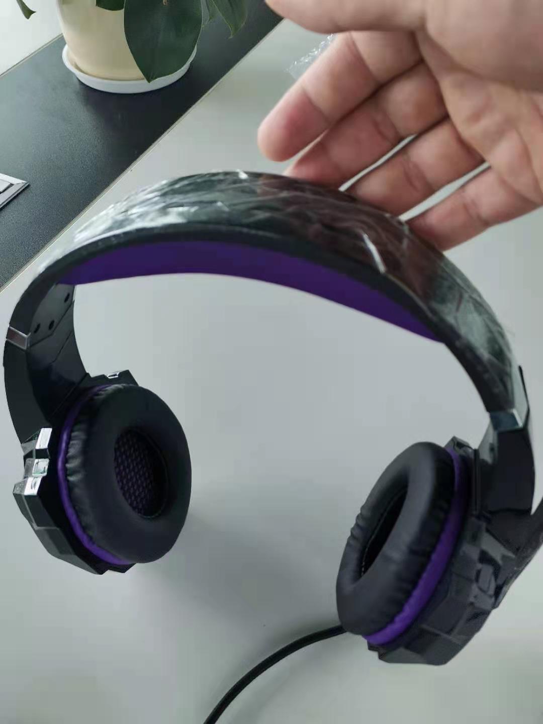Hörlurar är egentligen trådbundna spelheadset