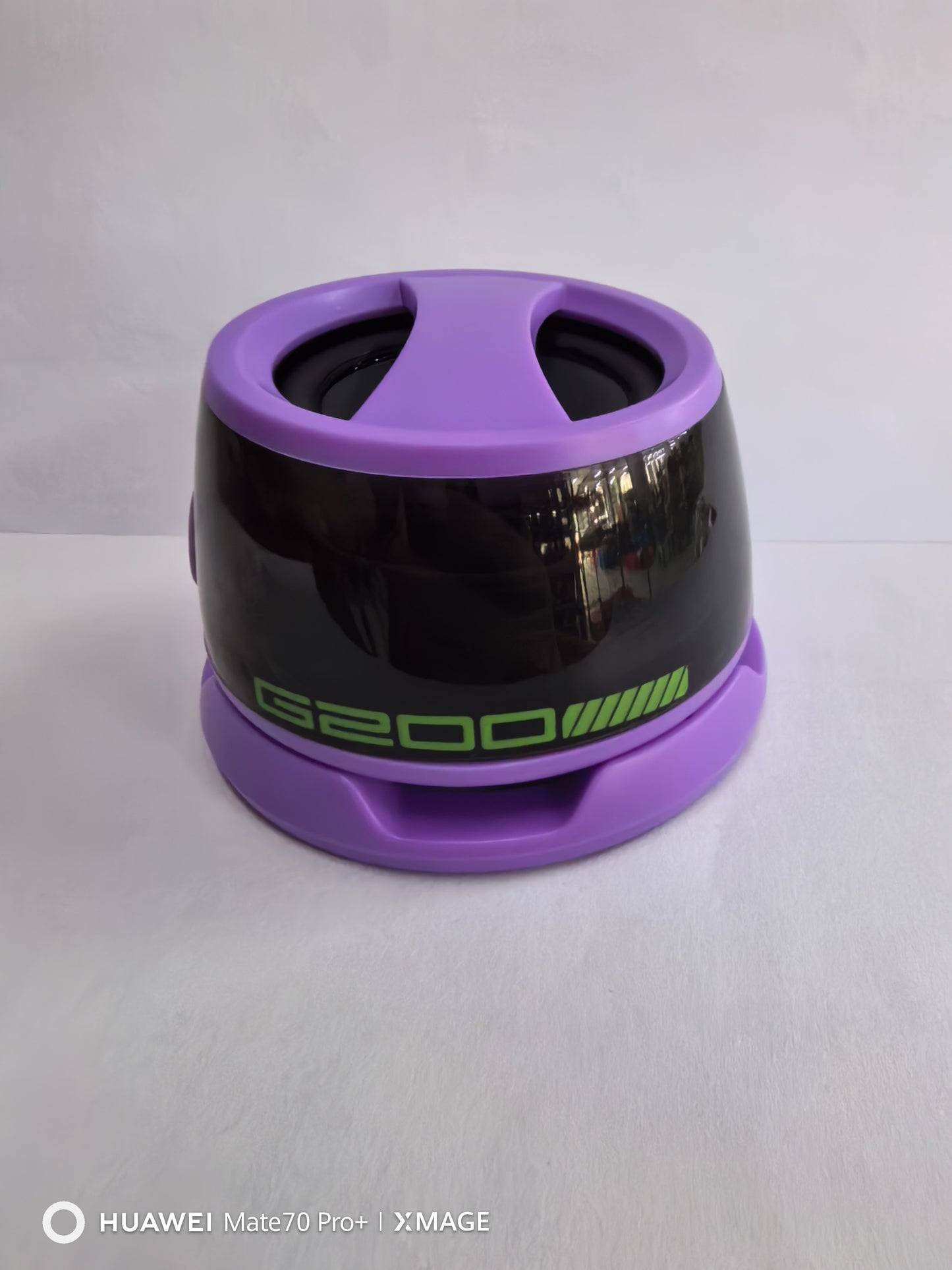 Bärbar Bluetooth-högtalare G200 RGB-belysningshögtalare BT5.3 Mini-ljudlåda 7 timmars uppspelning Magnetisk telefonhållare