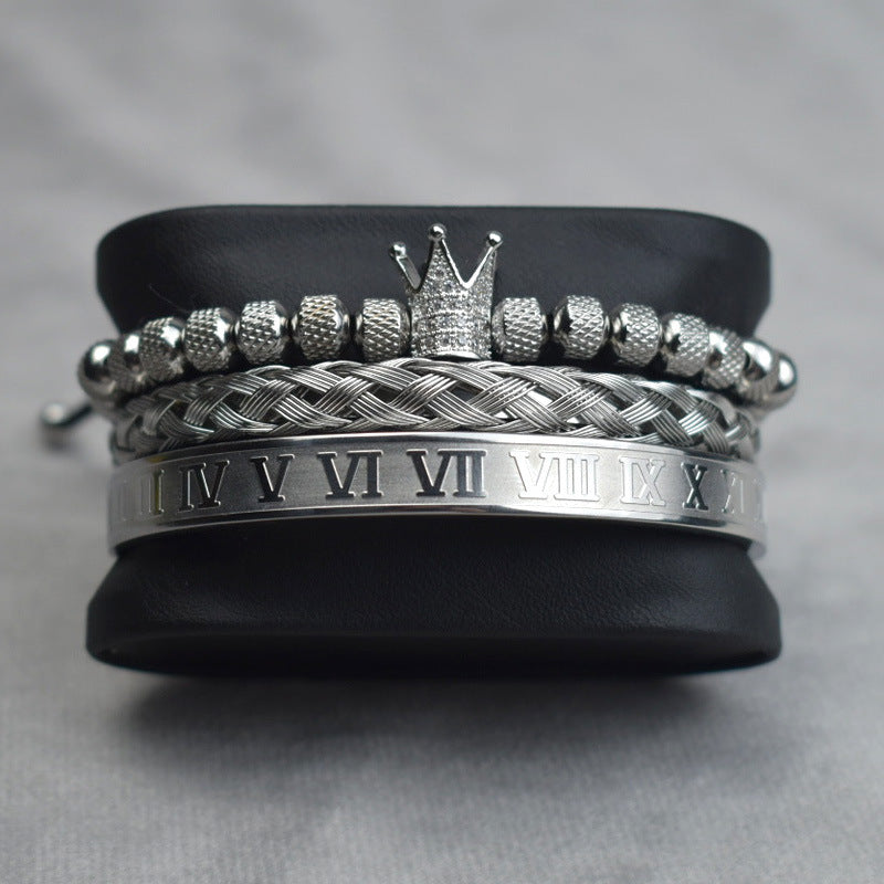 Ananasbollskrona med vridet vävt nät och digitalt armband med diamanter