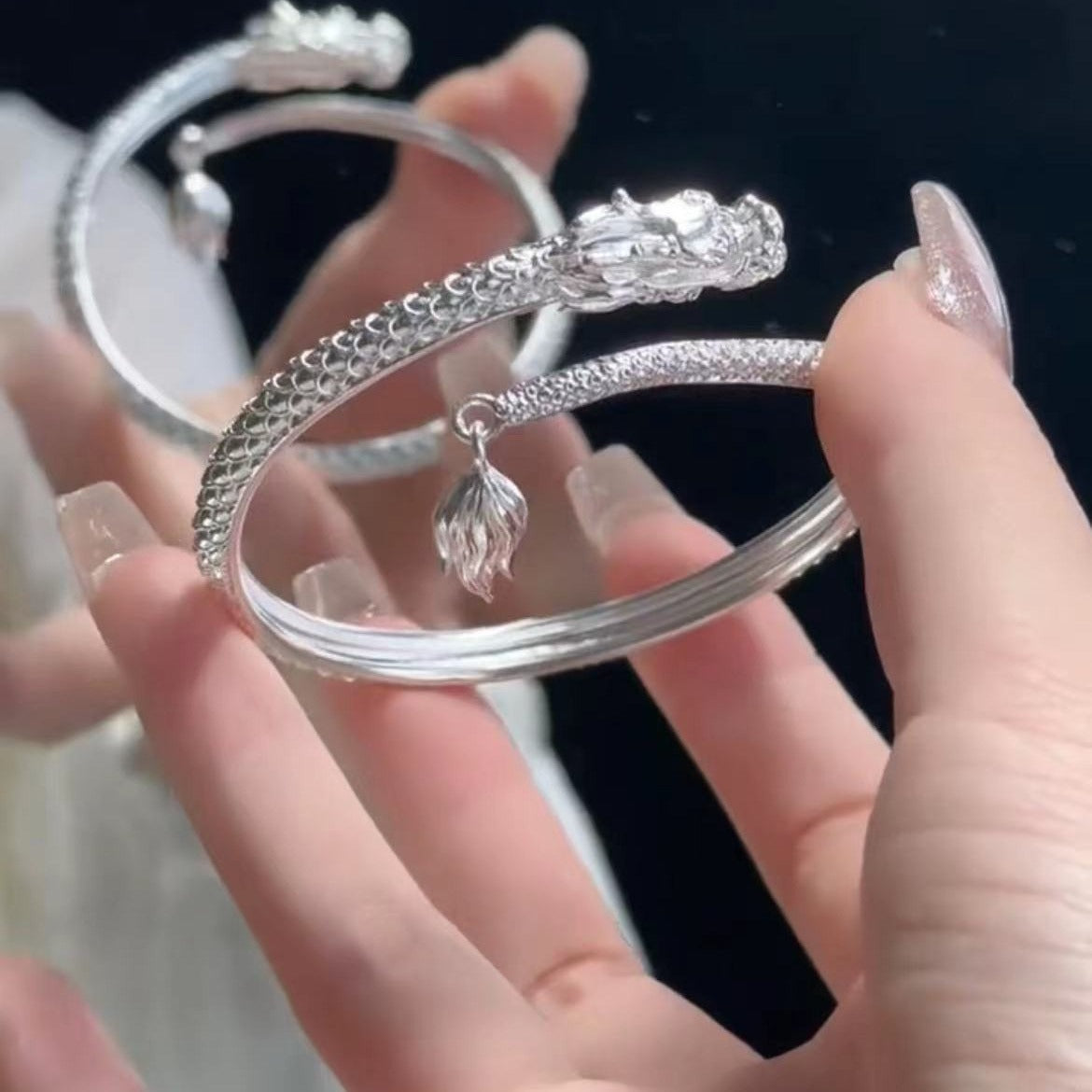 2024 Trendigt Magiskt Drake Som Viftar Med Sin Svans Kinesisk Stil Män Och Kvinnor Par Justerbart Armband Nytt Populärt Relief Drakesvans Armband Punk Smycken