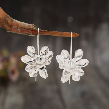 Vintage Court Style Flower Alloy Women's Elegant Personality And Fashion Earrings