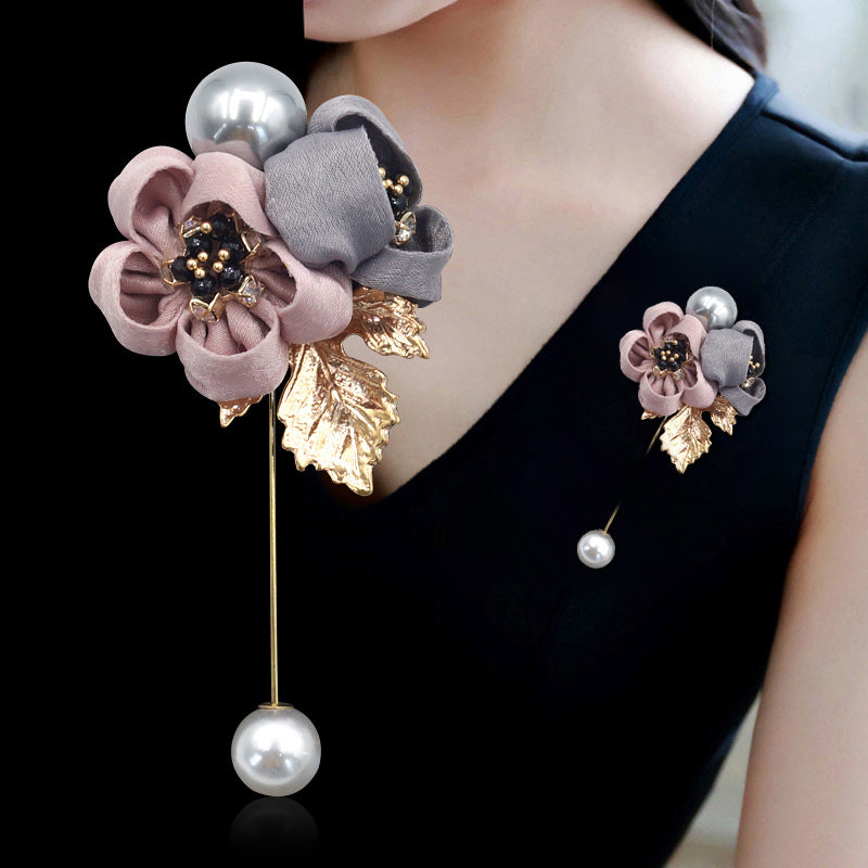 Broche fleur de perles