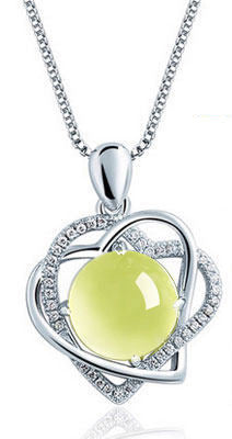 Collier en forme de coeur en cristal pour femmes