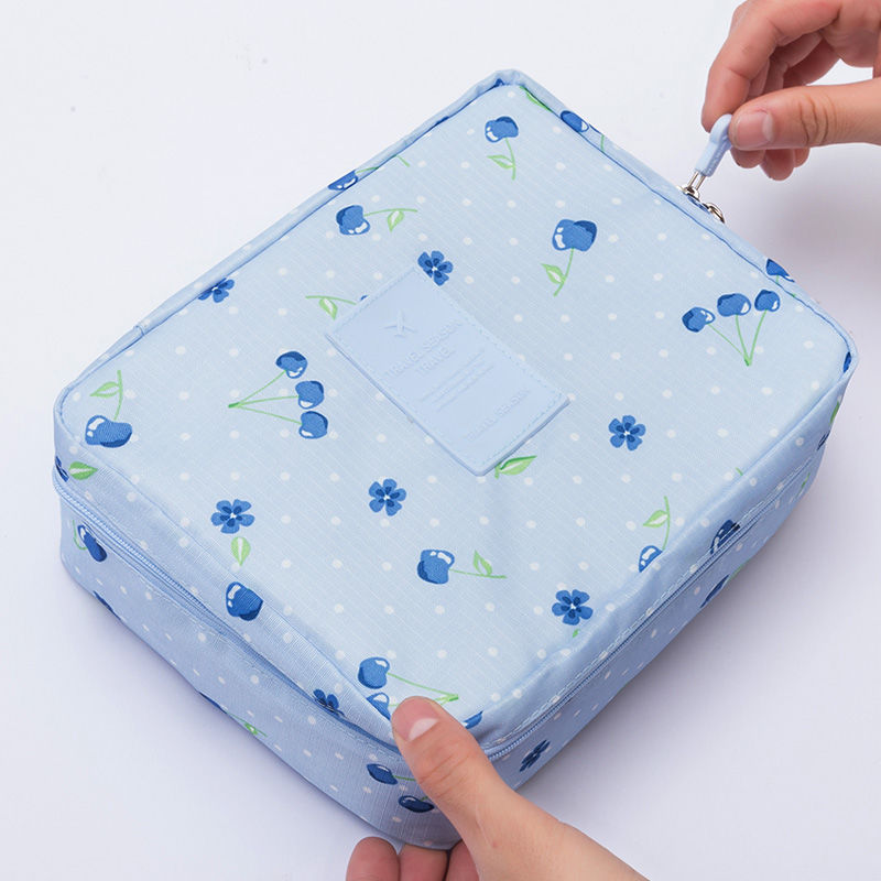 Travel wash bag