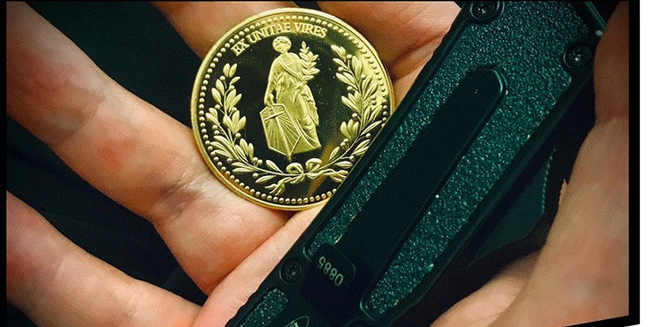 Plating Gold Coin Keanu Reeves Collectible Coin Surroundings