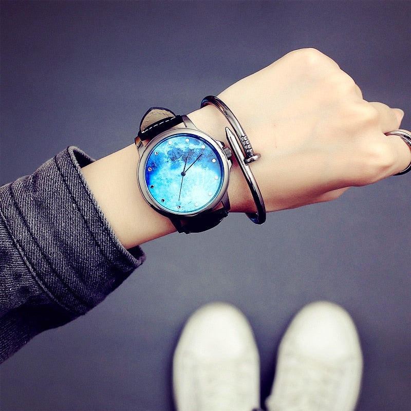 Fashion Minimalist Women Quartz Wristwatches Starry Sky Moon Pattern Design Unique Ladies Casual Watch Female Exquisite Watches