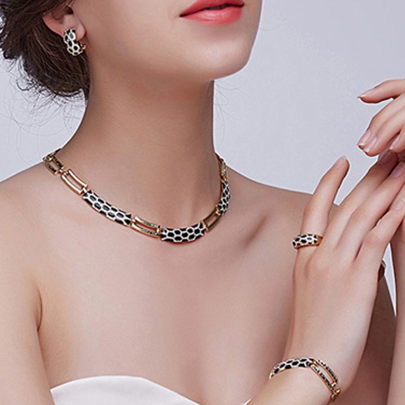 New Korean Style Diamond Earring Necklace Set - Elegant Design