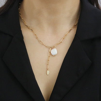 Shaped pearl necklace