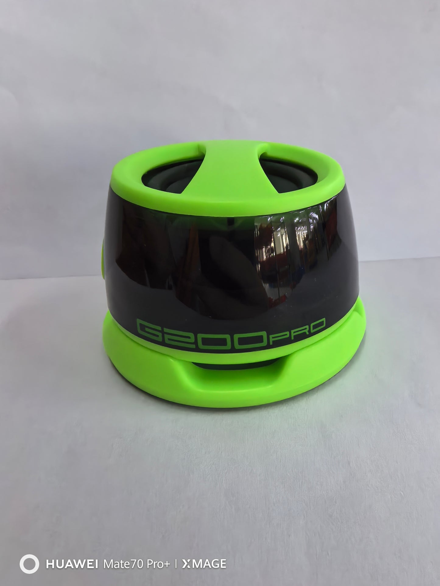 Bärbar Bluetooth-högtalare G200 RGB-belysningshögtalare BT5.3 Mini-ljudlåda 7 timmars uppspelning Magnetisk telefonhållare