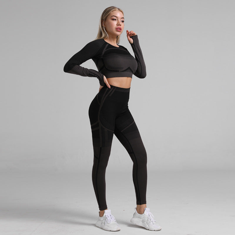 Vêtements de sport serrés et sexy 