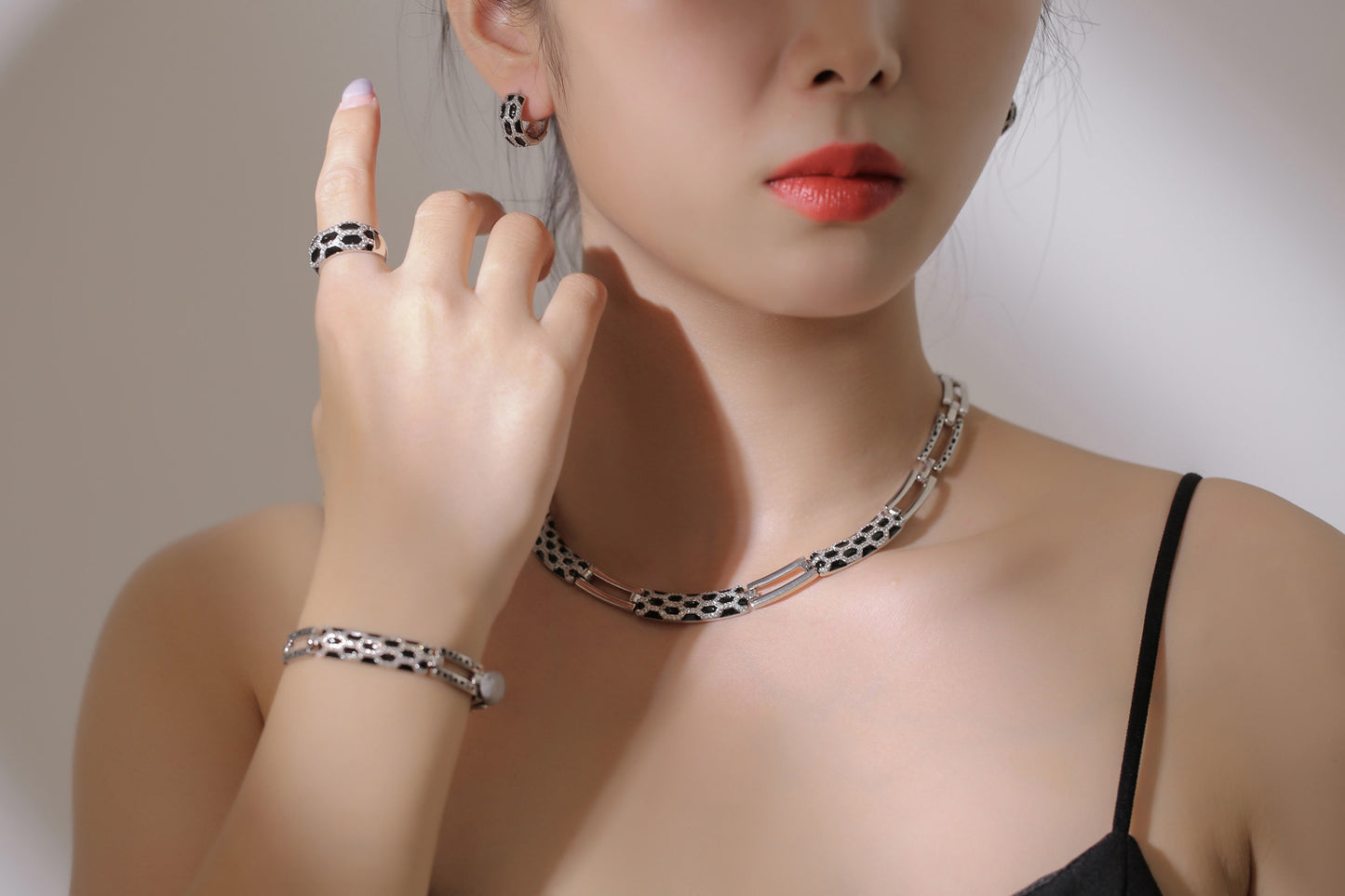 New Korean Style Diamond Earring Necklace Set - Elegant Design